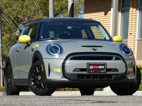 Used 2022 MINI Cooper SE image 3