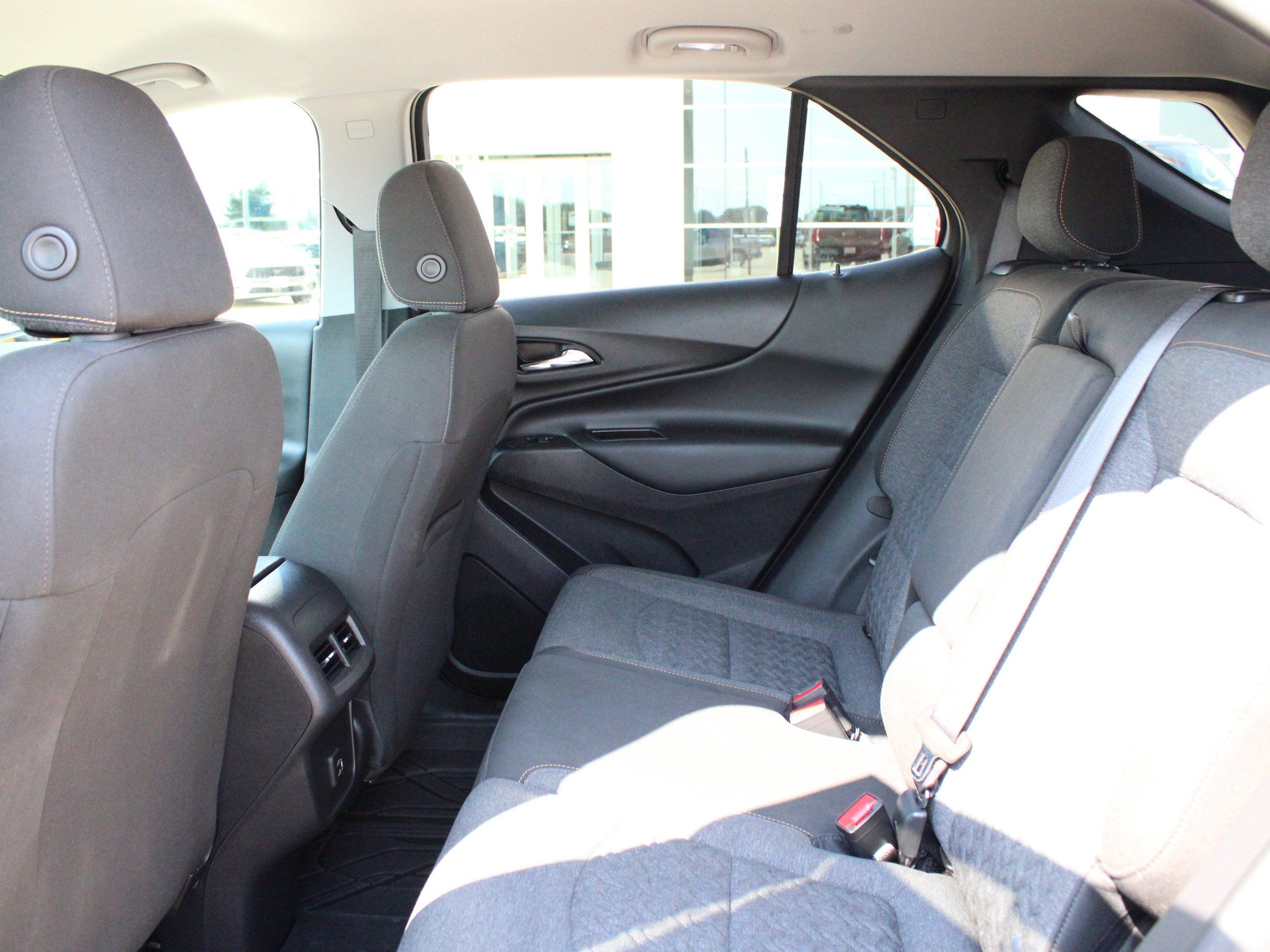 Used 2023 Chevrolet Equinox LT FWD image 34