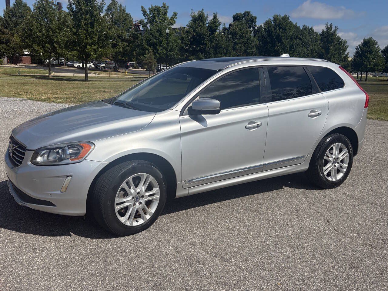 Used 2015 Volvo XC60 T5 Premier FWD image 2