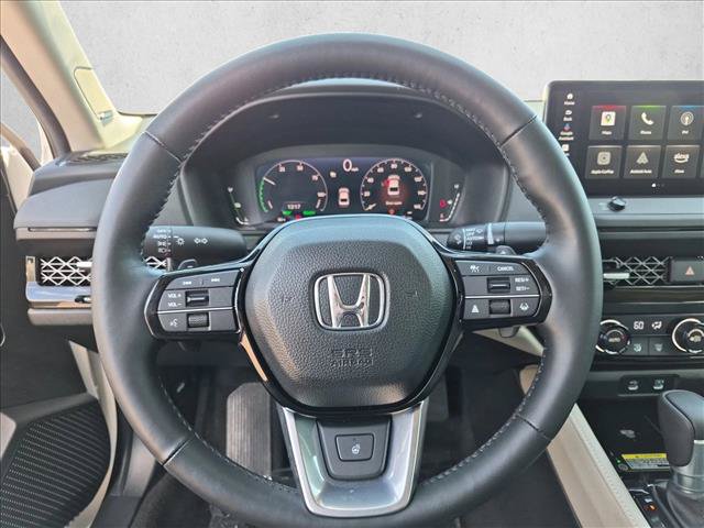 Used 2025 Honda Accord Touring image 11