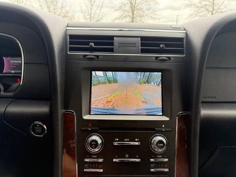 Used 2015 Lincoln Navigator L 4WD image 11