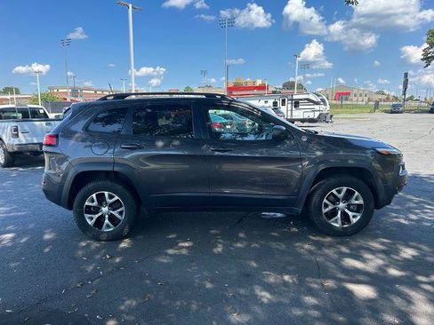 Used 2018 Jeep Cherokee Trailhawk w/ Quick Order Package 27L AWD/4WD image 8