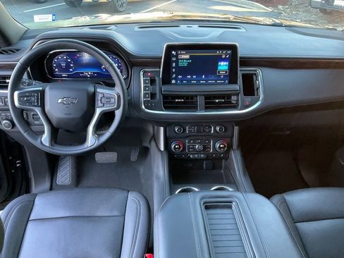 Used 2024 Chevrolet Tahoe Z71 w/ Luxury Package image 4