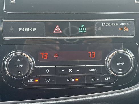Used 2019 Mitsubishi Outlander SE FWD image 28