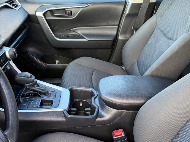Used 2025 Toyota RAV4 LE AWD/4WD image 12