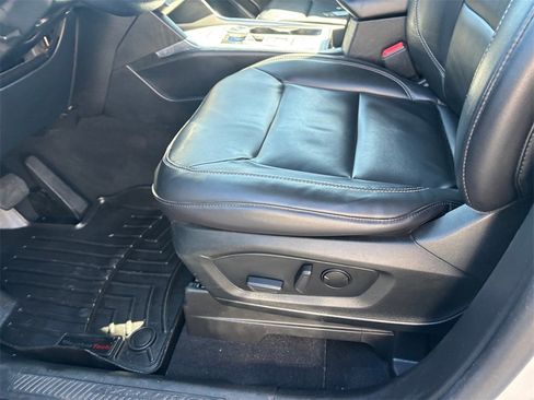 Used 2021 Ford Explorer XLT w/ Equipment Group 202A image 24