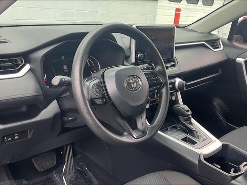 Used 2025 Toyota RAV4 LE image 18