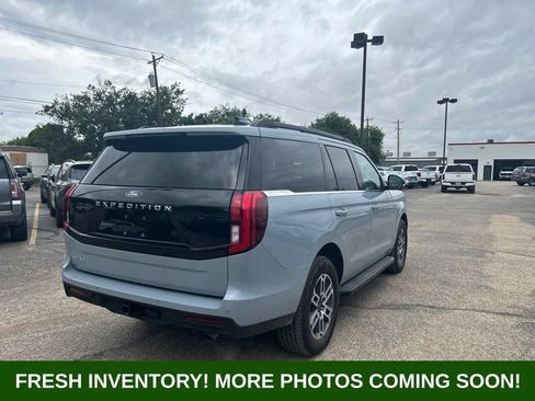 Used 2025 Ford Expedition Active RWD image 3