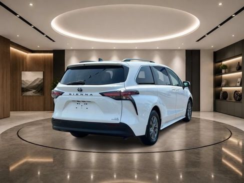 Used 2022 Toyota Sienna LE FWD image 8