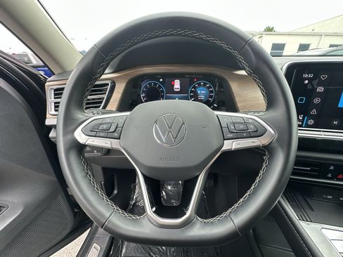 Used 2025 Volkswagen Atlas SE AWD/4WD image 24