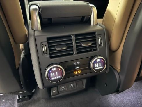 Certified 2025 Land Rover Discovery Dynamic SE image 25