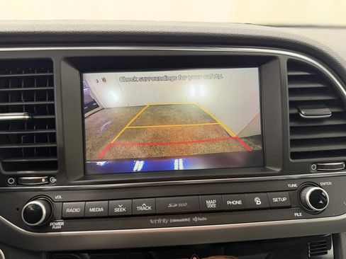 Used 2017 Hyundai Elantra Limited w/ Limited Ultimate Package 05 FWD image 18