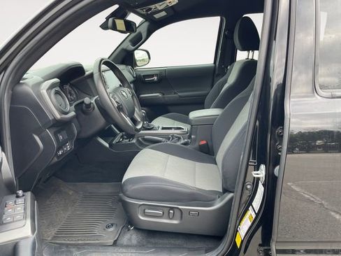 Used 2023 Toyota Tacoma TRD Off-Road AWD/4WD image 9