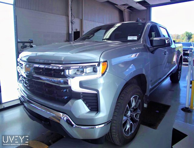 Used 2024 Chevrolet Silverado 1500 LT AWD/4WD image 5