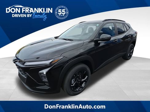 New 2026 Chevrolet Trax LT w/ Driver Confidence Package FWD image 1