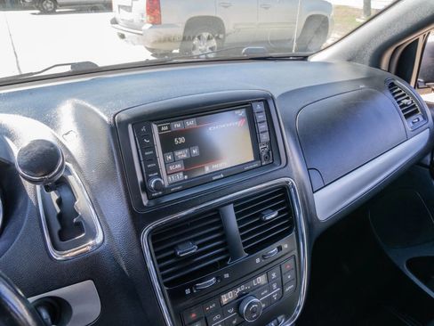 Used 2019 Dodge Grand Caravan GT image 26