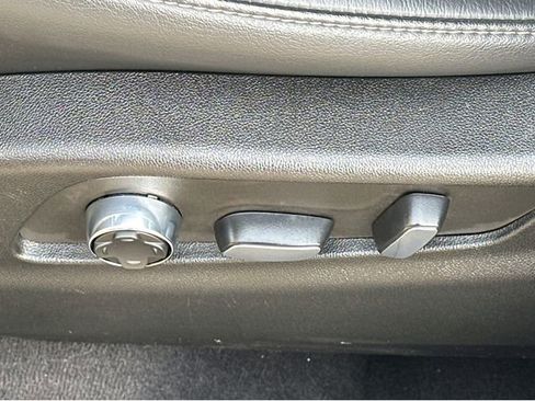 Certified 2024 Cadillac XT4 Premium Luxury image 35