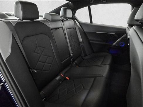 Used 2026 BMW 550e xDrive w/ Premium Package image 21