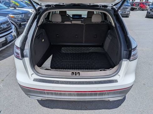 Used 2023 Lincoln Nautilus Reserve AWD/4WD image 19