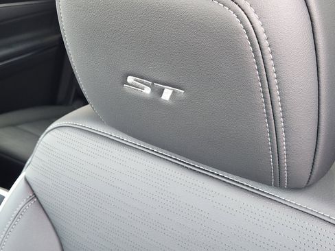 New 2026 Buick Enclave Sport Touring image 18