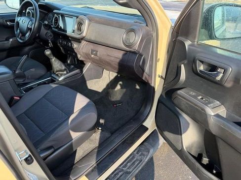 Used 2017 Toyota Tacoma TRD Off-Road w/ Tow Package image 14