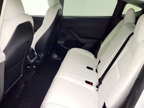 Used 2023 Tesla Model Y Long Range AWD/4WD image 23