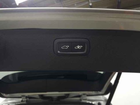 Used 2024 Volvo XC90 B6 Ultimate w/ Protection Package Premier image 9