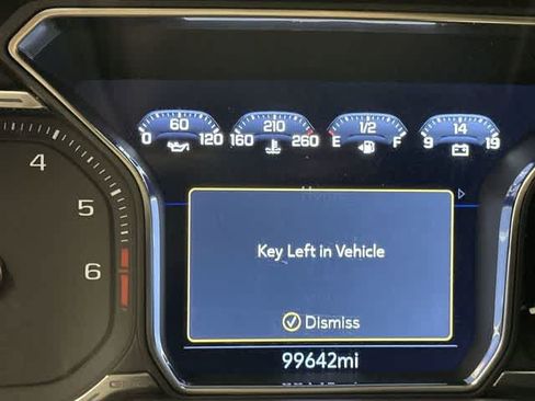 Used 2021 GMC Yukon XL Denali w/ Denali Premium Package RWD image 16