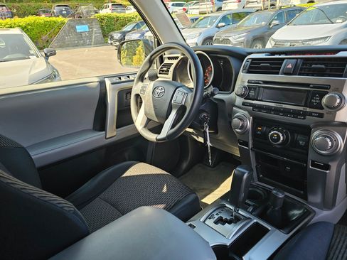 Used 2012 Toyota 4Runner SR5 w/ Convenience Pkg AWD/4WD image 10