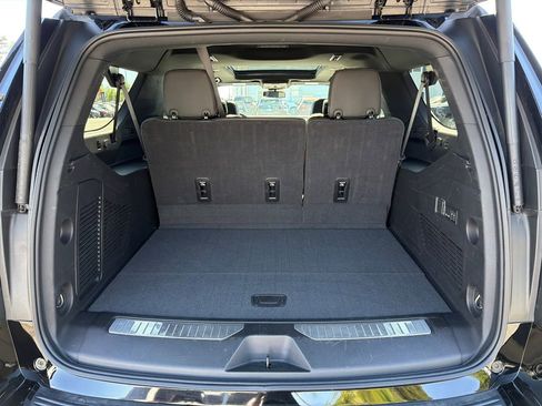 Used 2025 Chevrolet Suburban Premier w/ Sun And Tow Package RWD image 18