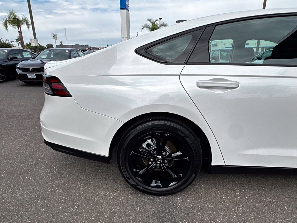 Certified 2025 Honda Accord SE image 9