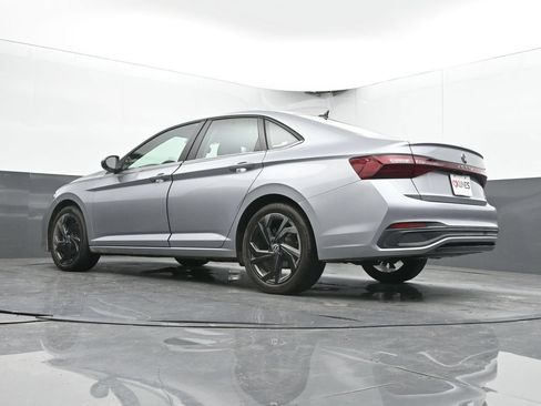 Used 2025 Volkswagen Jetta SE FWD image 29