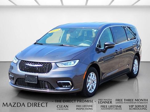 Used 2023 Chrysler Pacifica Touring-L FWD image 1