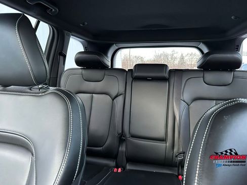 Used 2024 Jeep Grand Cherokee Limited image 27