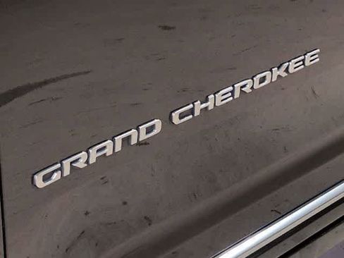 Used 2023 Jeep Grand Cherokee Summit image 13