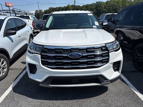 Used 2026 Ford Explorer Active RWD image 19