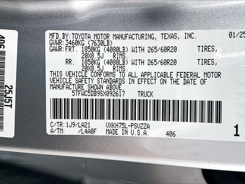 Used 2025 Toyota Tundra Platinum image 31