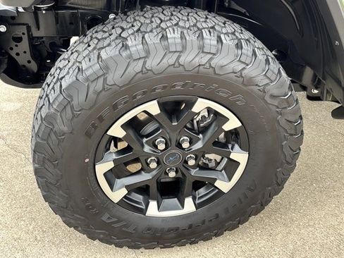 Used 2024 Jeep Wrangler Unlimited Rubicon 4xe AWD/4WD image 15
