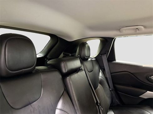 Used 2022 Jeep Cherokee Latitude image 27