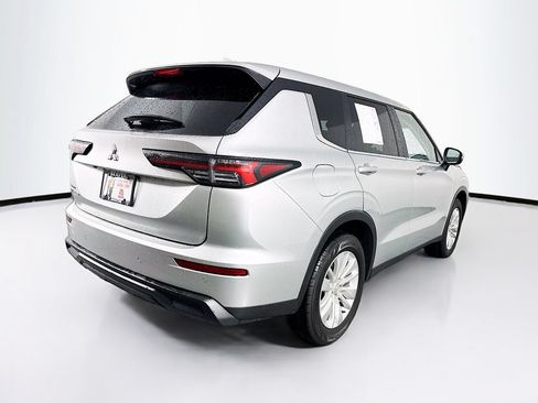 Used 2025 Mitsubishi Outlander ES AWD/4WD image 10
