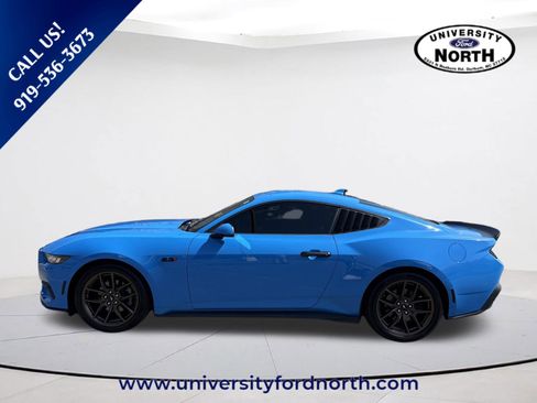 Used 2024 Ford Mustang Premium image 4