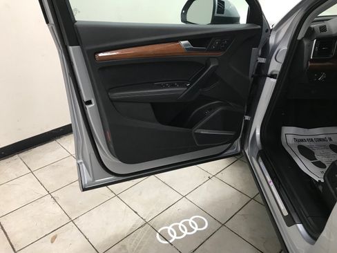 Used 2023 Audi Q5 2.0T Premium Plus w/ Premium Plus Package AWD/4WD image 8