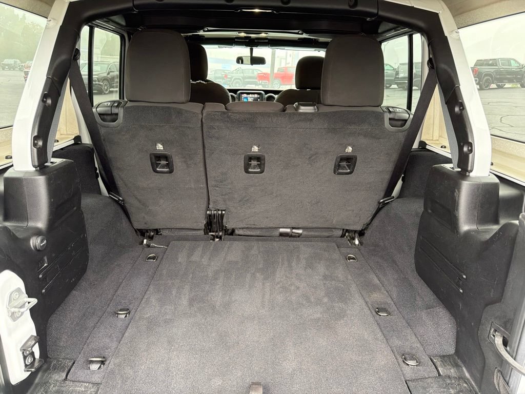 Used 2022 Jeep Wrangler Unlimited Sport AWD/4WD image 12