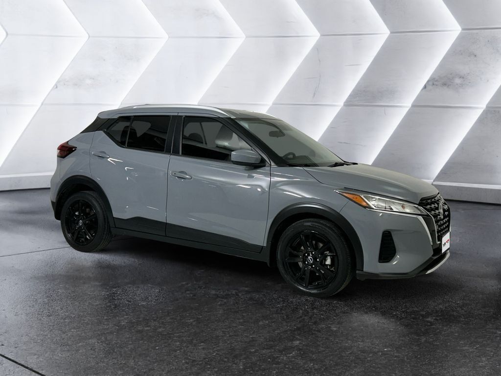 Used 2024 Nissan Kicks SV FWD image 1