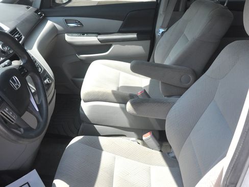 Used 2014 Honda Odyssey LX image 11