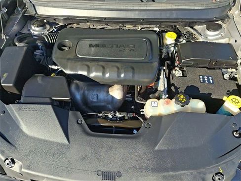 Used 2020 Jeep Cherokee Latitude Plus w/ Comfort/Convenience Group image 29