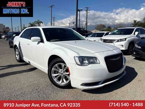 Used 2019 Chrysler 300 Touring image 1