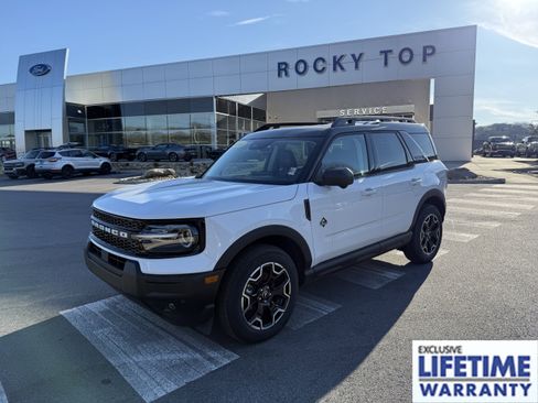 New 2025 Ford Bronco Sport Outer Banks w/ Outer Banks Tech Package+ AWD/4WD image 1