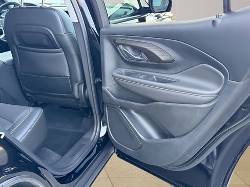 Used 2023 GMC Terrain SLT w/ Infotainment Package II AWD/4WD image 31