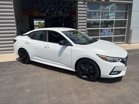 Used 2023 Nissan Sentra SR w/ Trunk Package FWD image 4